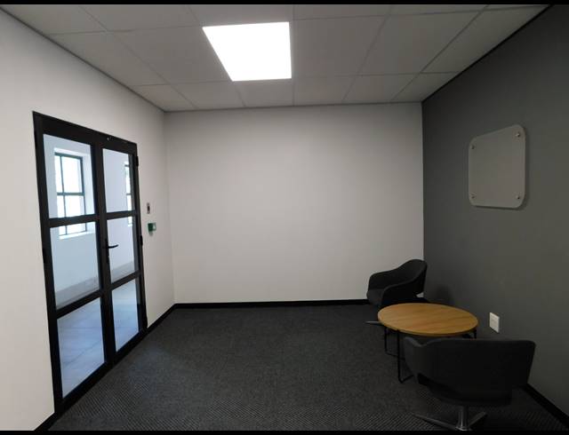 138M² OFFICE TO LET IN HYDE PARK